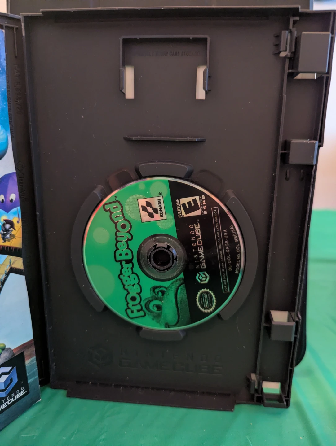 Nintendo Game Cube Frogger Beyond game - photo 2