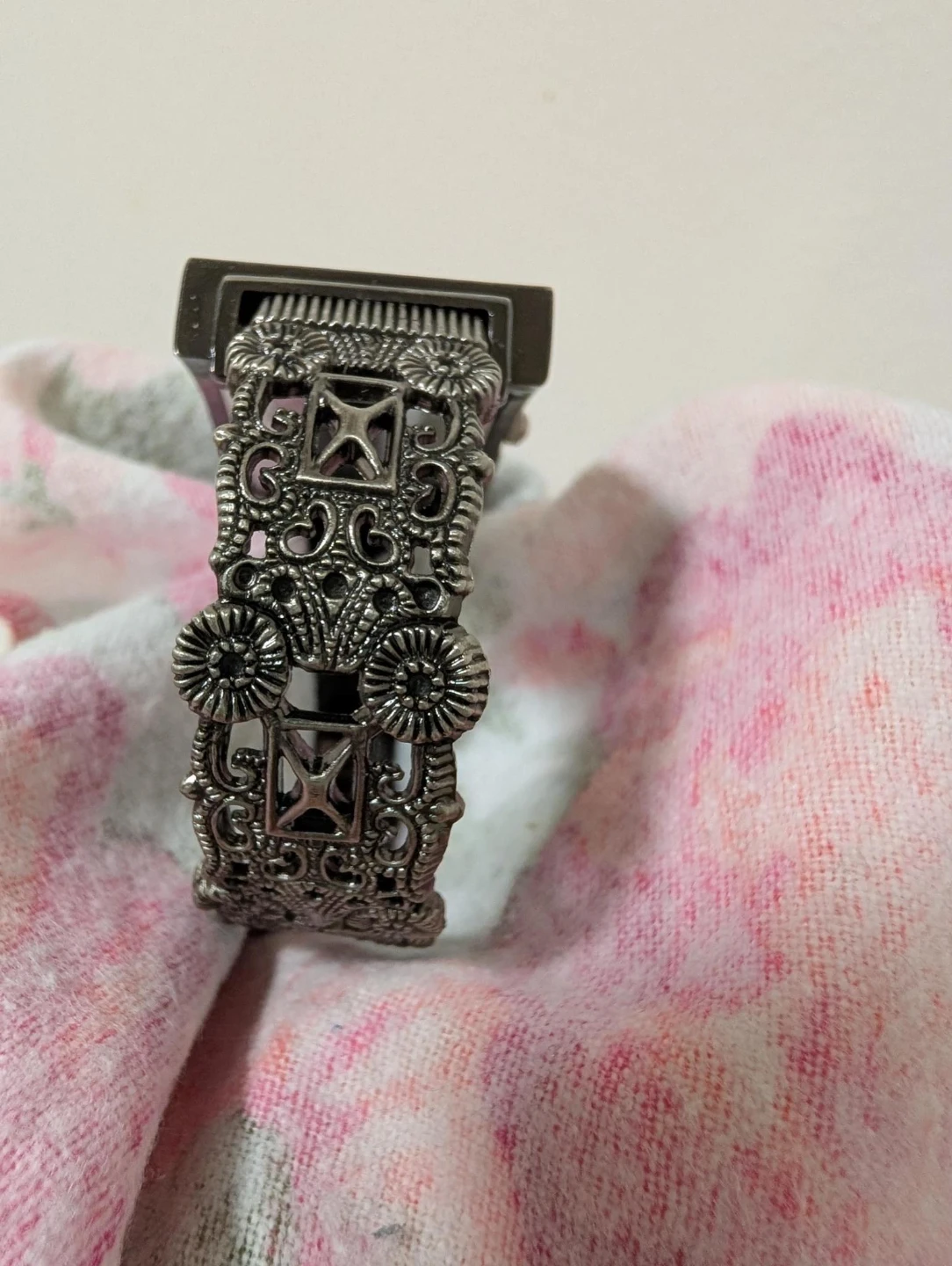 EYKI Quartz Cuff Watch - photo 2