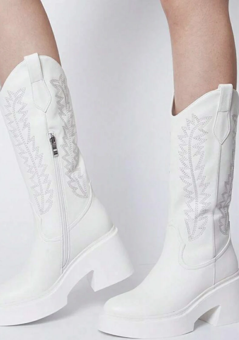 Brand new Women's Chunky Boot Zip up White