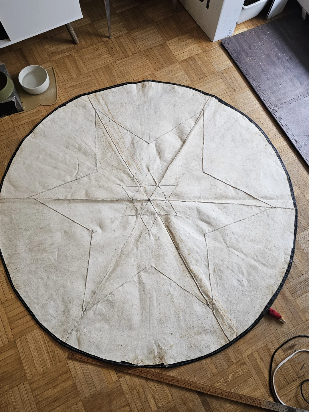 Round Star Pattern Hide Rug - photo 4