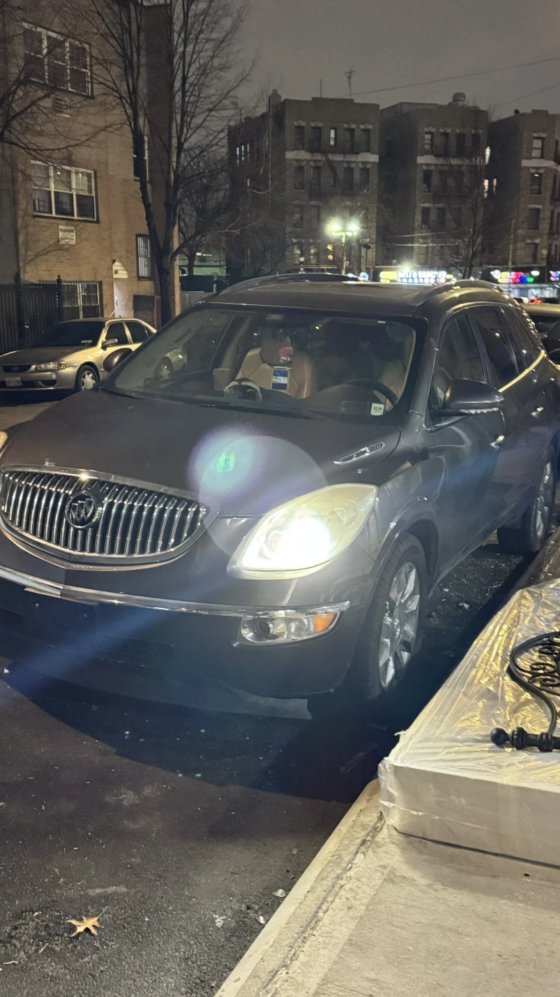 Buick Enclave 2011 - photo 2