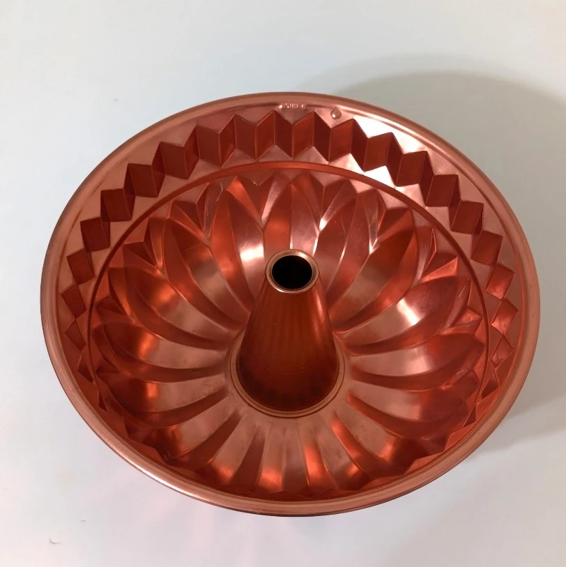 Vintage Copper Tone Jello Mold - 9 Cups w/ hanging ring - photo 3