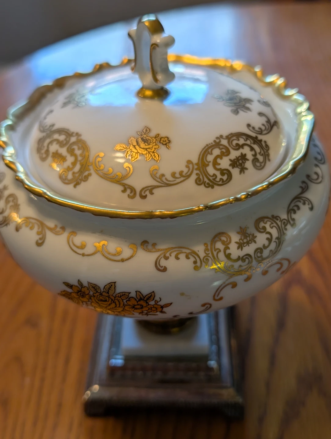 Ornate Gold and White Porcelain Footed Candy Dish. 1930's - photo 2