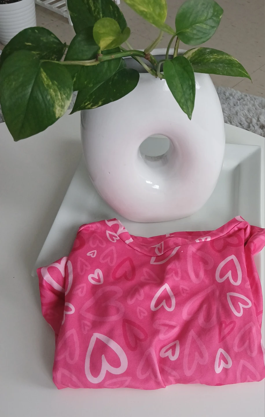 Kids Pink Heart Print T-Shirt and Blue Distressed Jeans Size 12 - photo 2