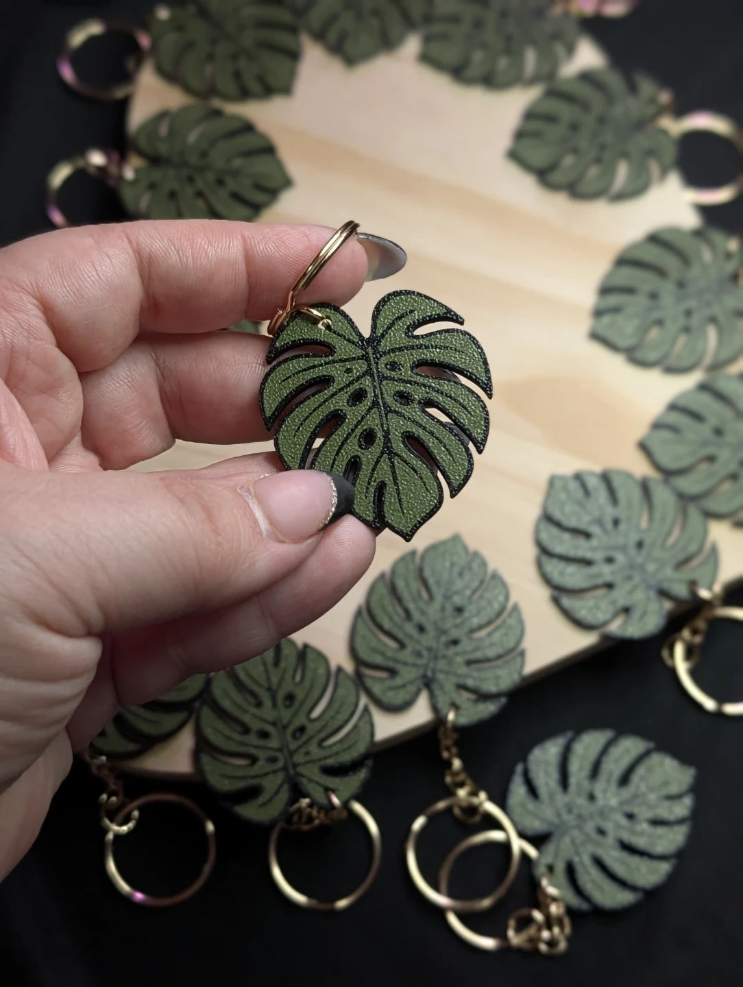 🌿 Free Monstera Keychain (Etobicoke) 💚 - photo 2