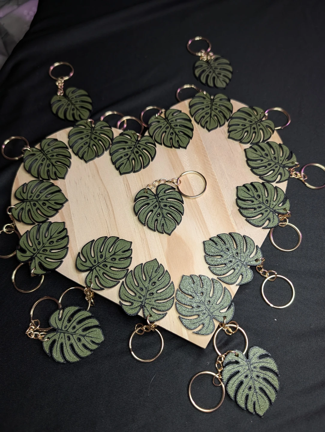 🌿 Free Monstera Keychain (Etobicoke) 💚 - photo 4