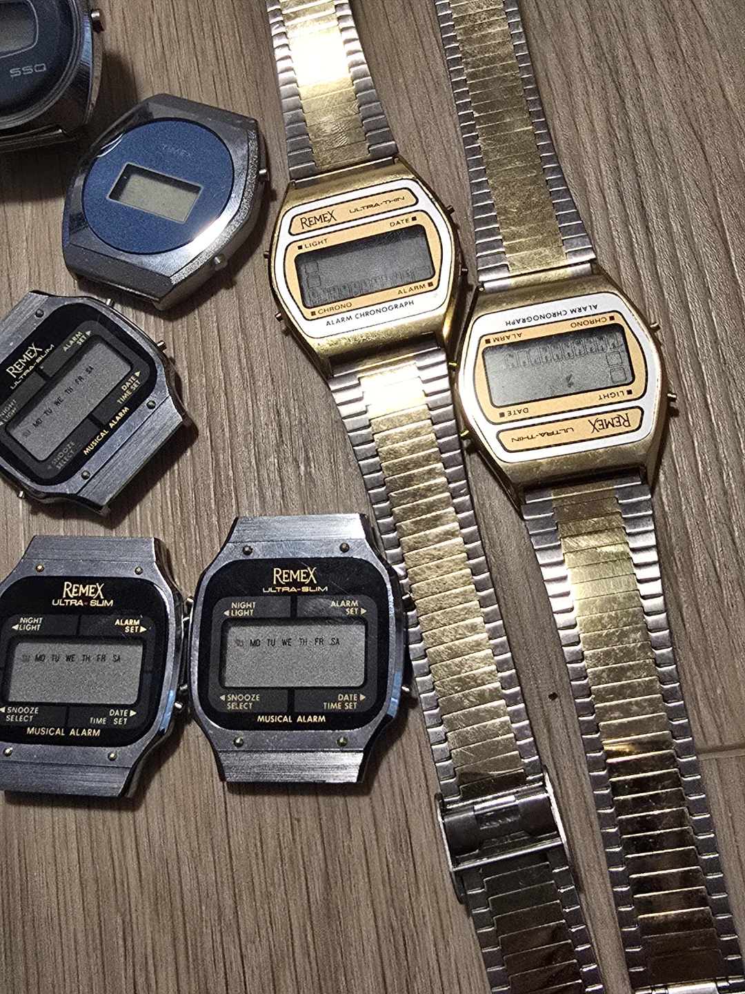Lot of Vintage LCD watches for parts - photo 4