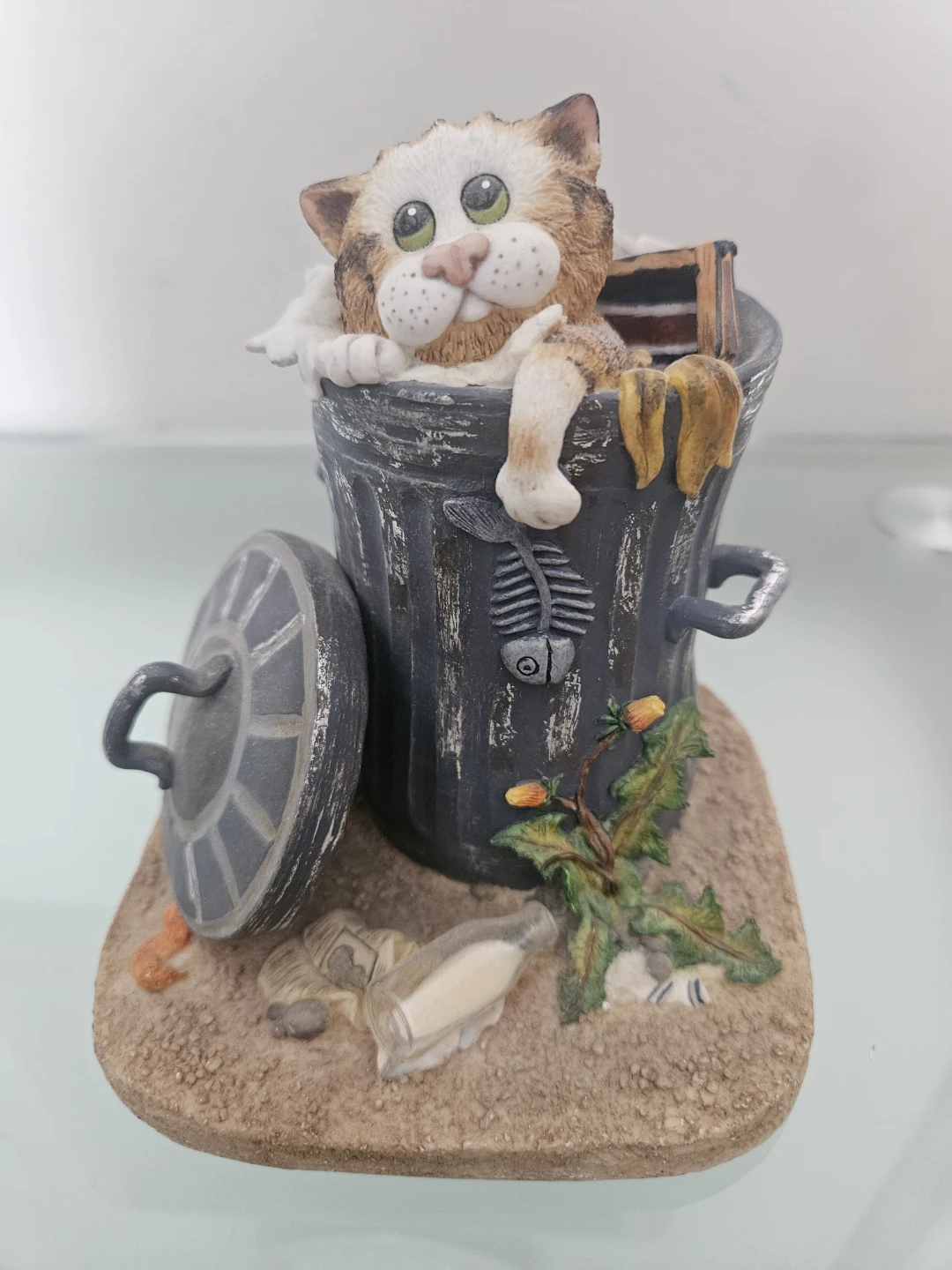 Comic & Curious Cats The Collector Figurine