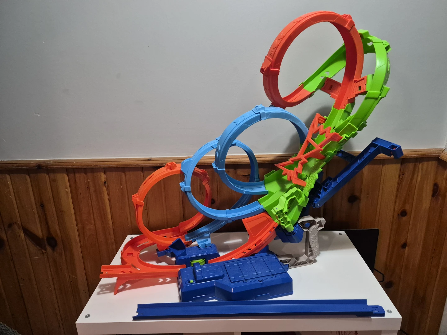 Hot Wheels Track Builder Spiral Tower
