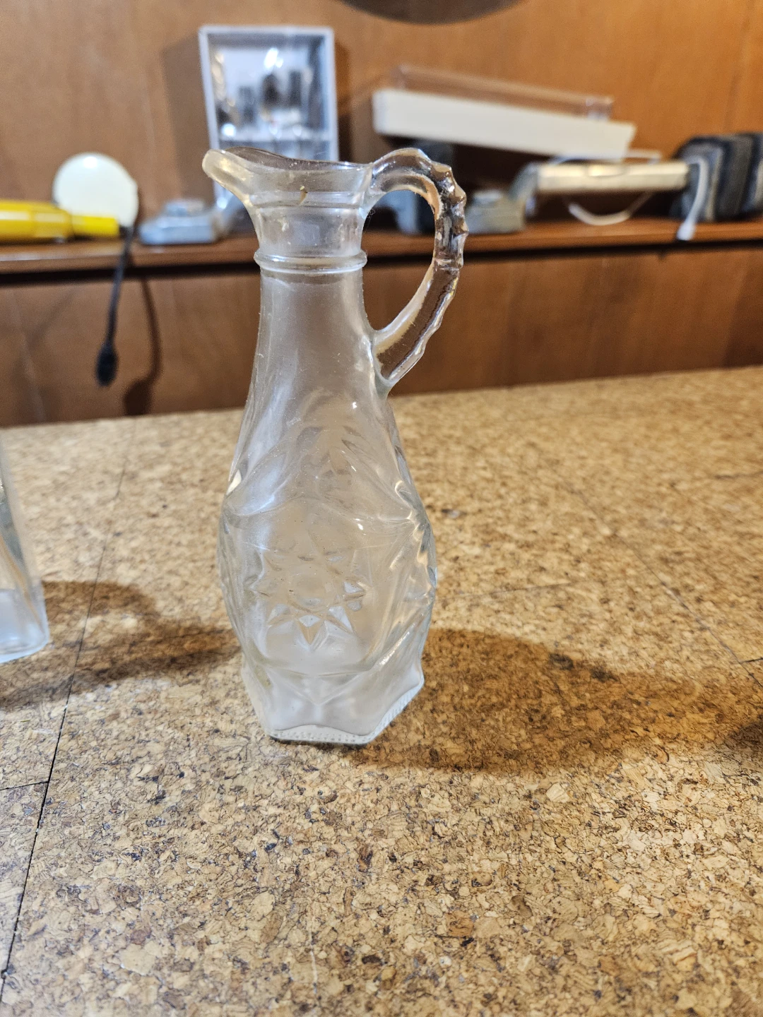 Glass cruet set with metal pour spouts - photo 3