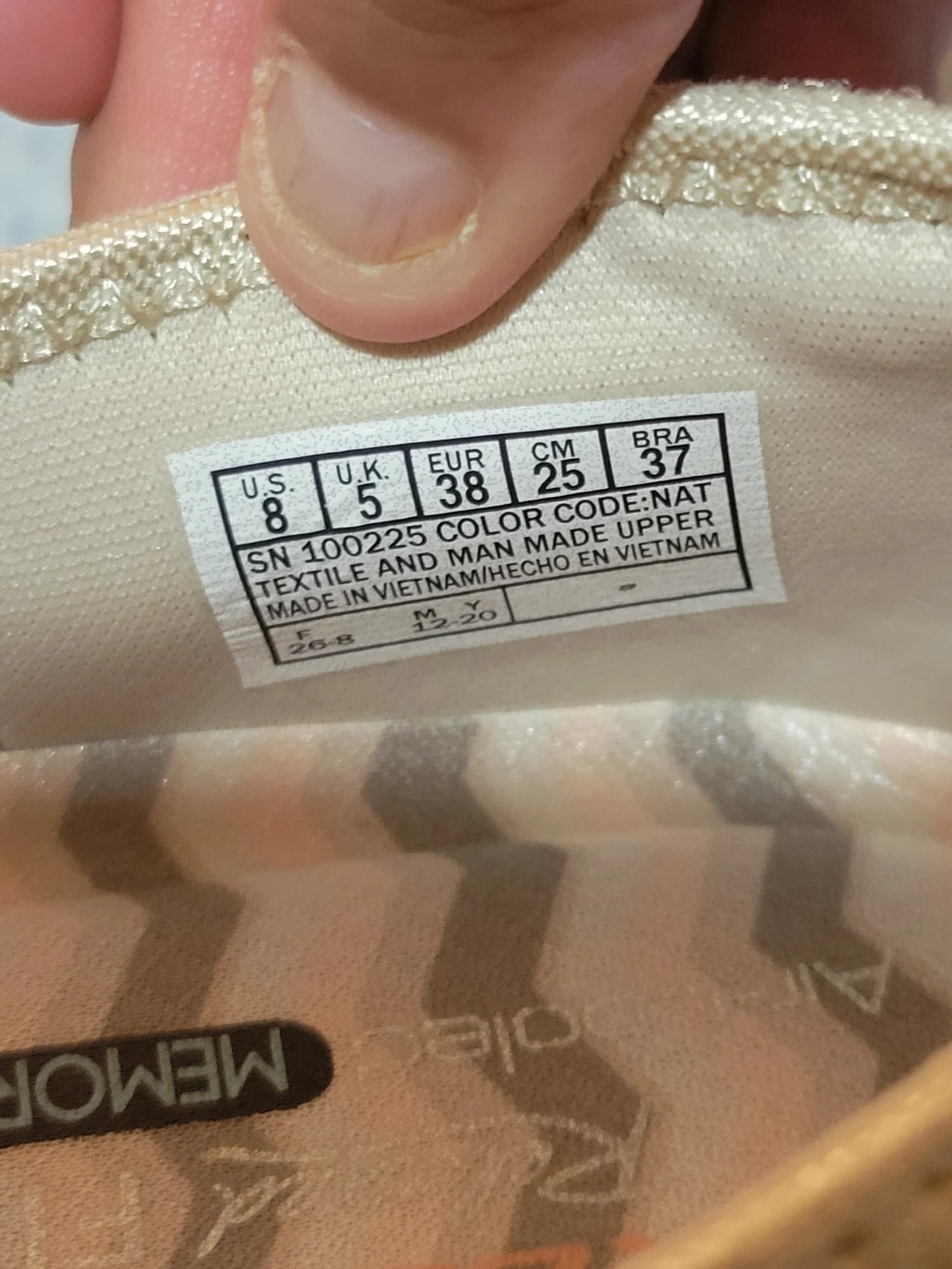 Skechers Women's Beige Slip-On Sneakers Size 8 - photo 5