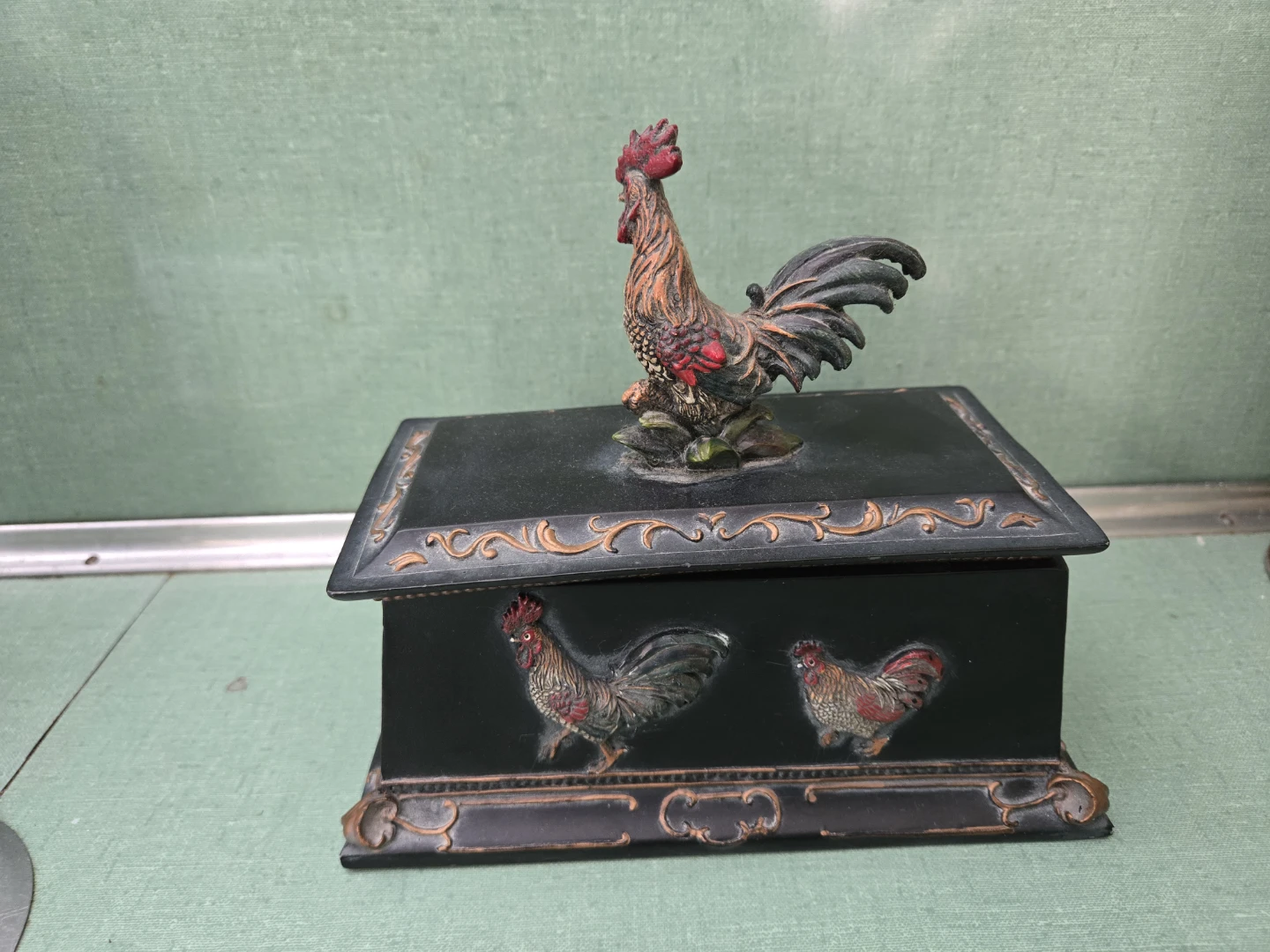Small Rectangular Rooster Storage Container - photo 5