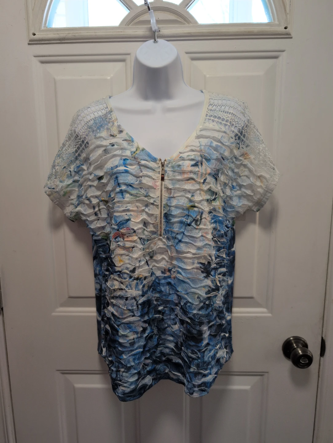 Women's Size S Blue Floral Print Zipper Top