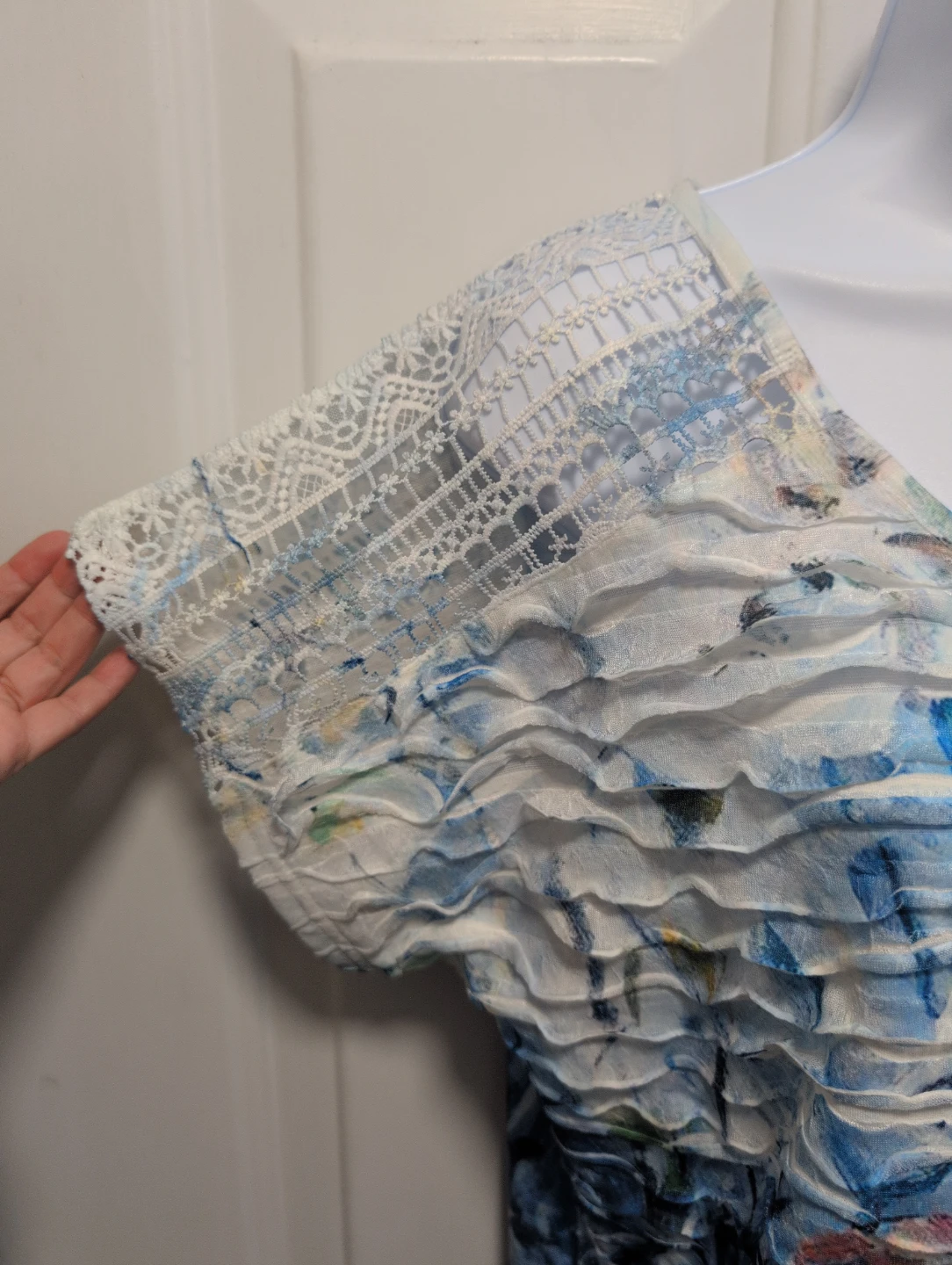 Women's Size S Blue Floral Print Zipper Top - photo 2