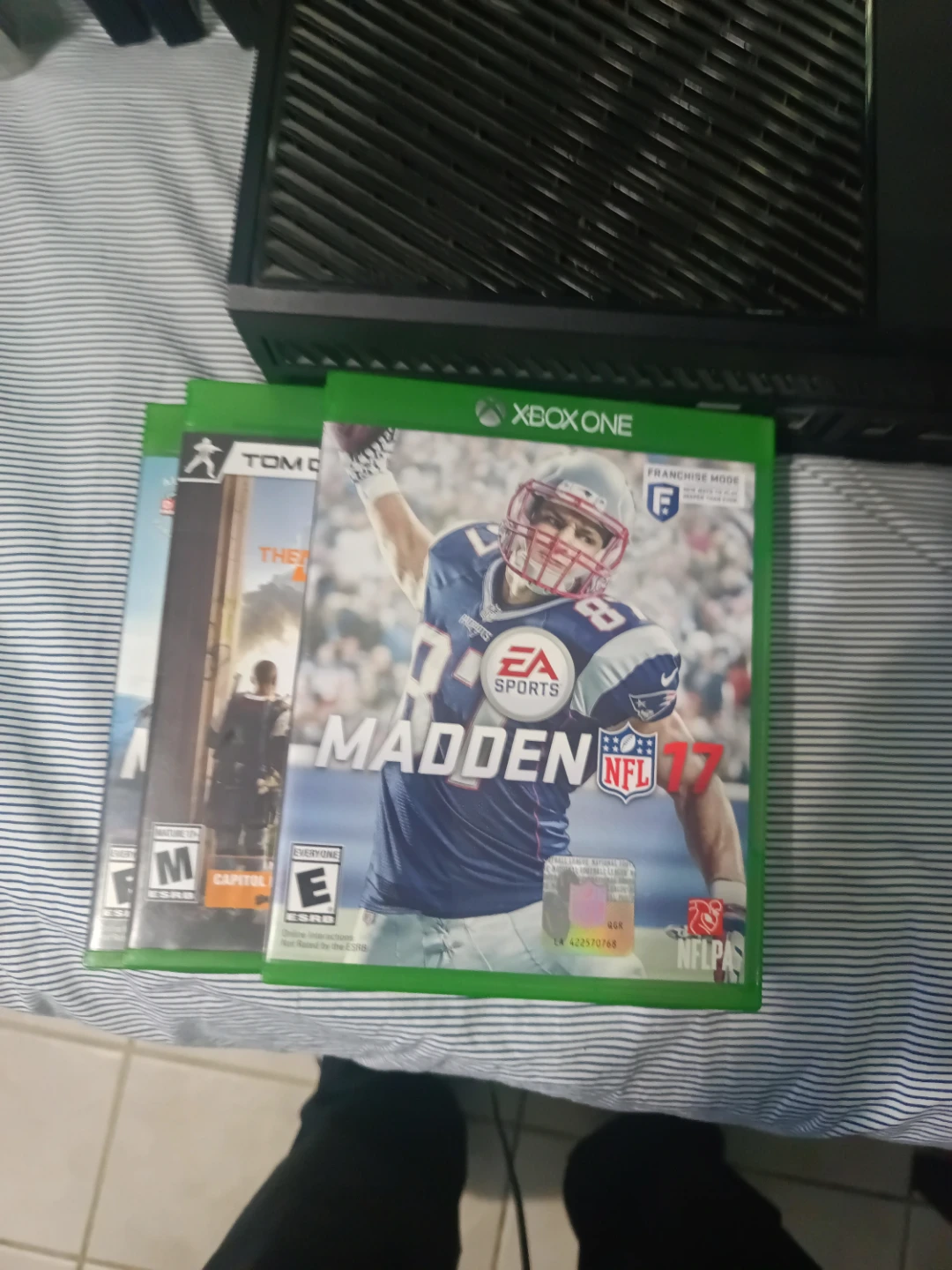 Xbox One Console with Madden 16, Madden 17, and The Division 2 - photo 2
