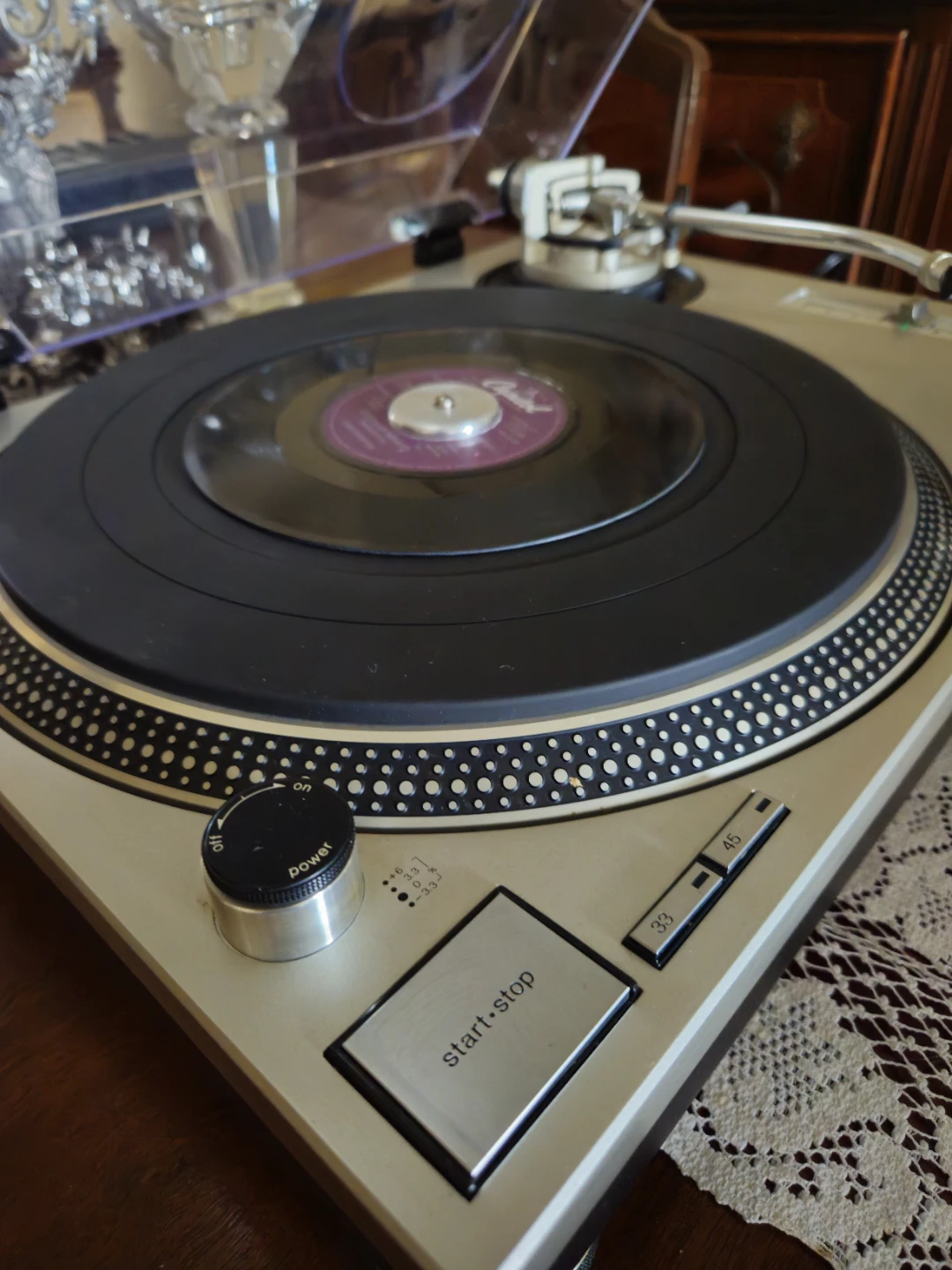 Technics Quartz Direct Drive Turntable SL-1200MK2 - photo 5