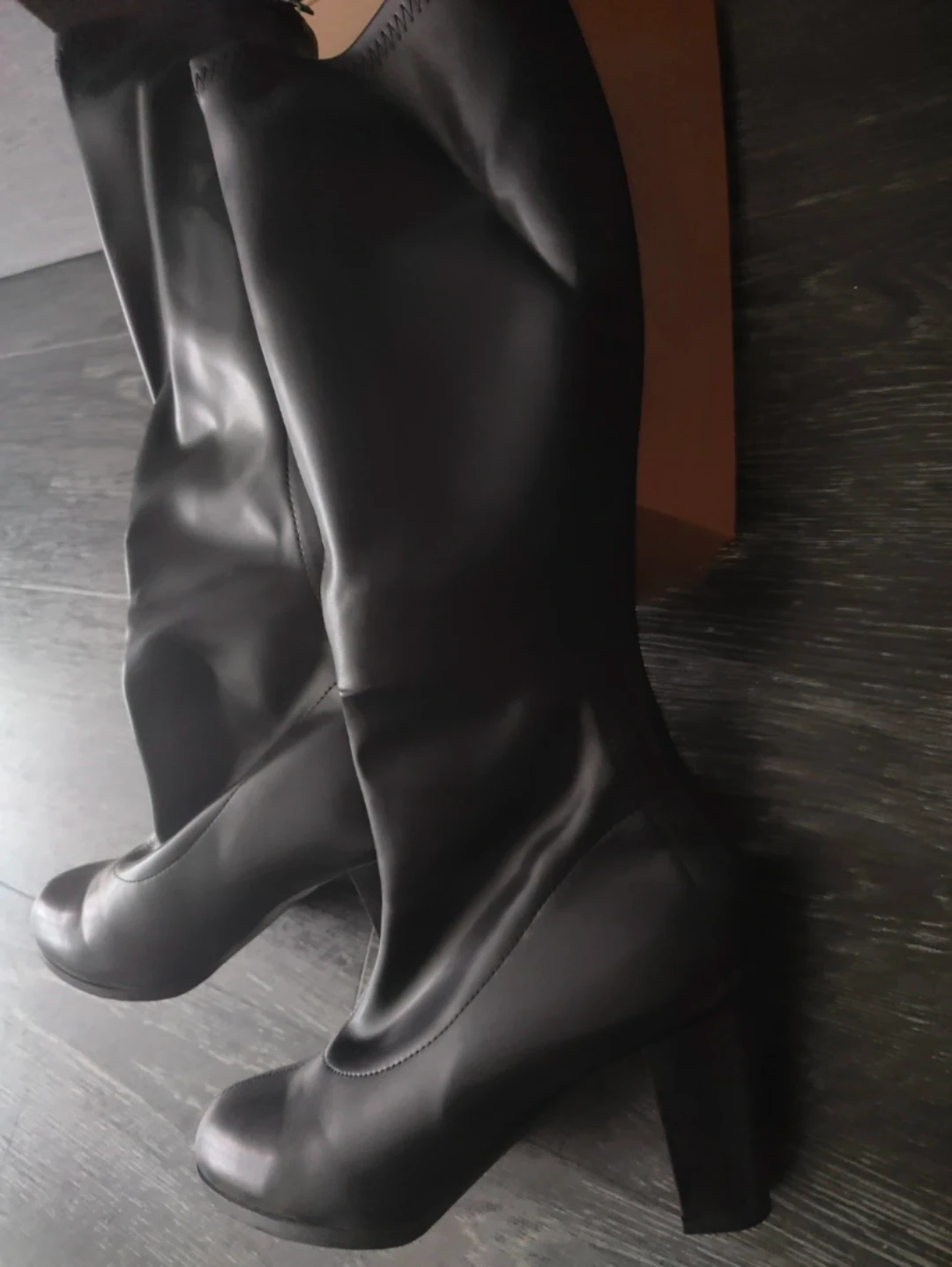 Black Knee-High Heel Boots - photo 2