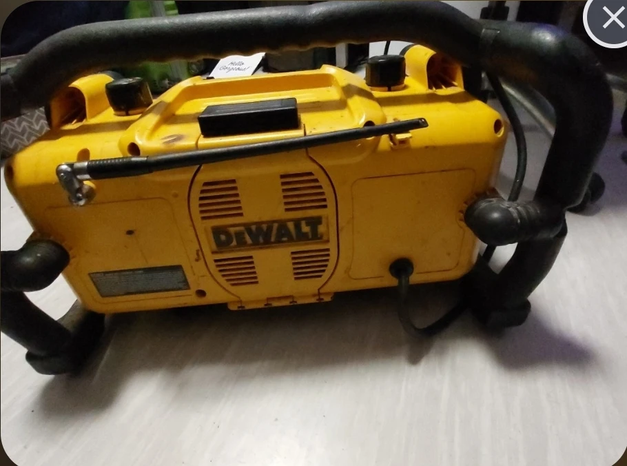 DEWALT DC012 Work Site Charger / Radio - photo 3