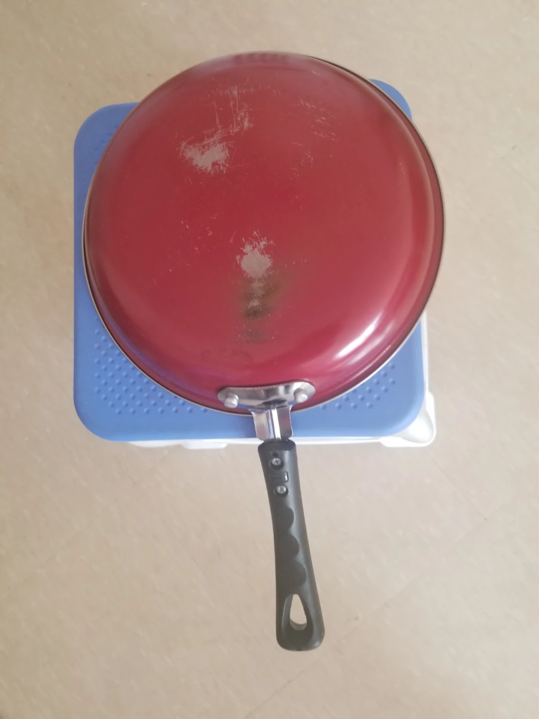 Red Frying Pan - photo 2
