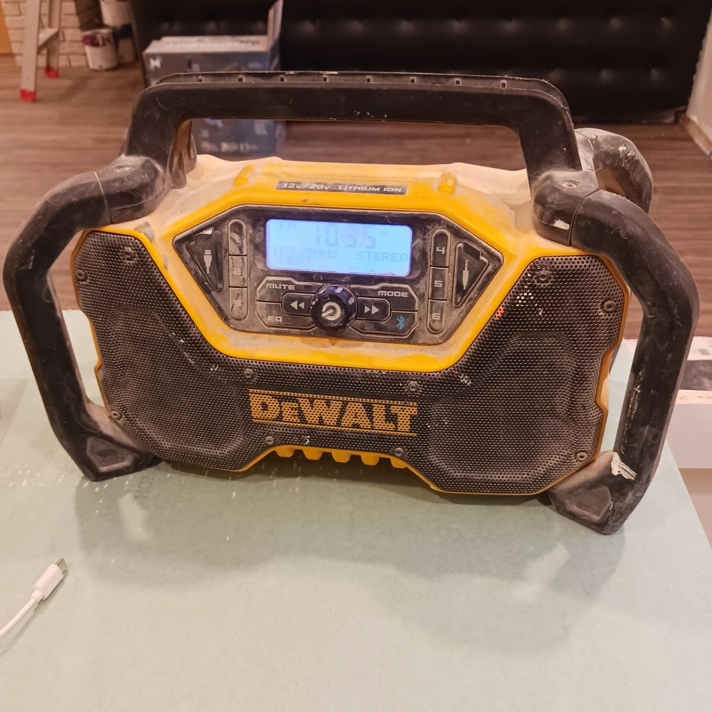 DEWALT 12V/20V MAX Lithium Ion Cordless Jobsite Radio