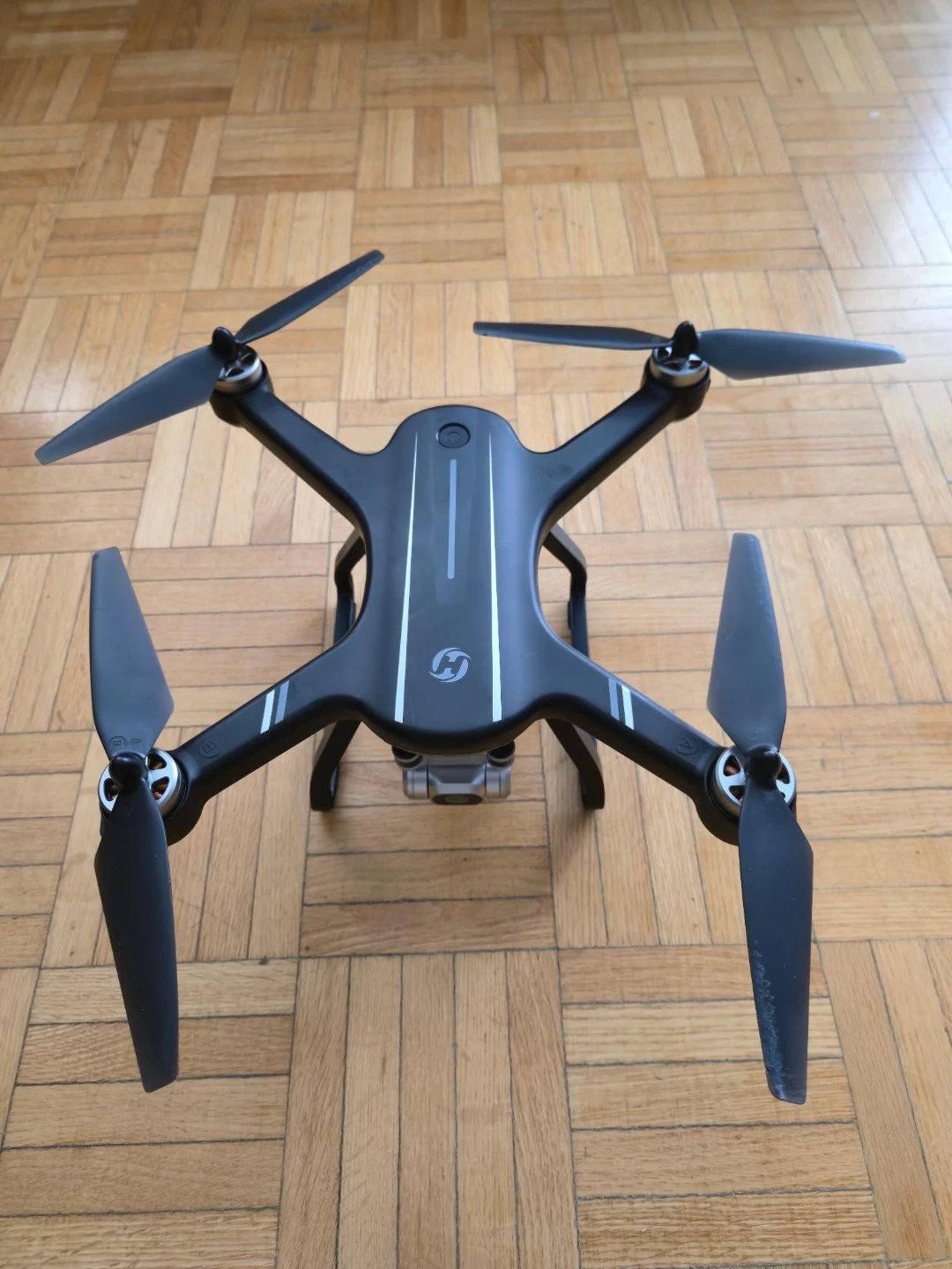 Holy Stone Drone with Remote and Accessories - photo 3
