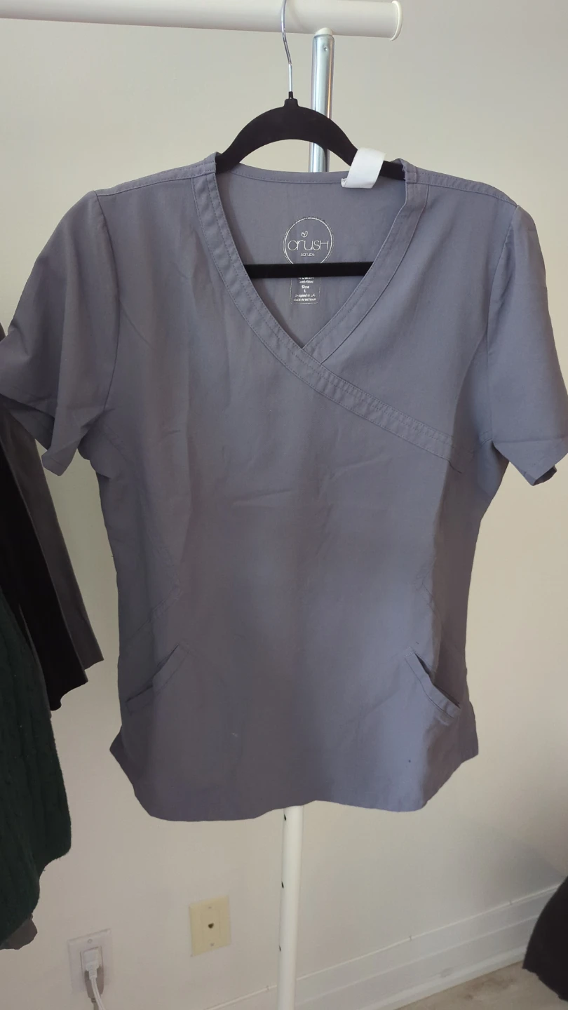 5 pieces - scrub tops and pants - photo 5