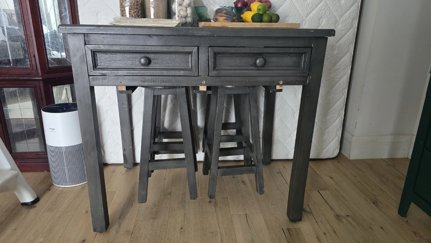 Bar Table