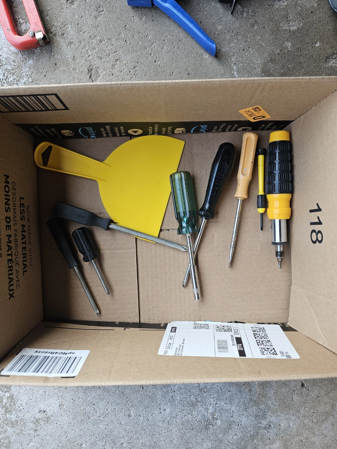 Screwdrivers and Spatula Set