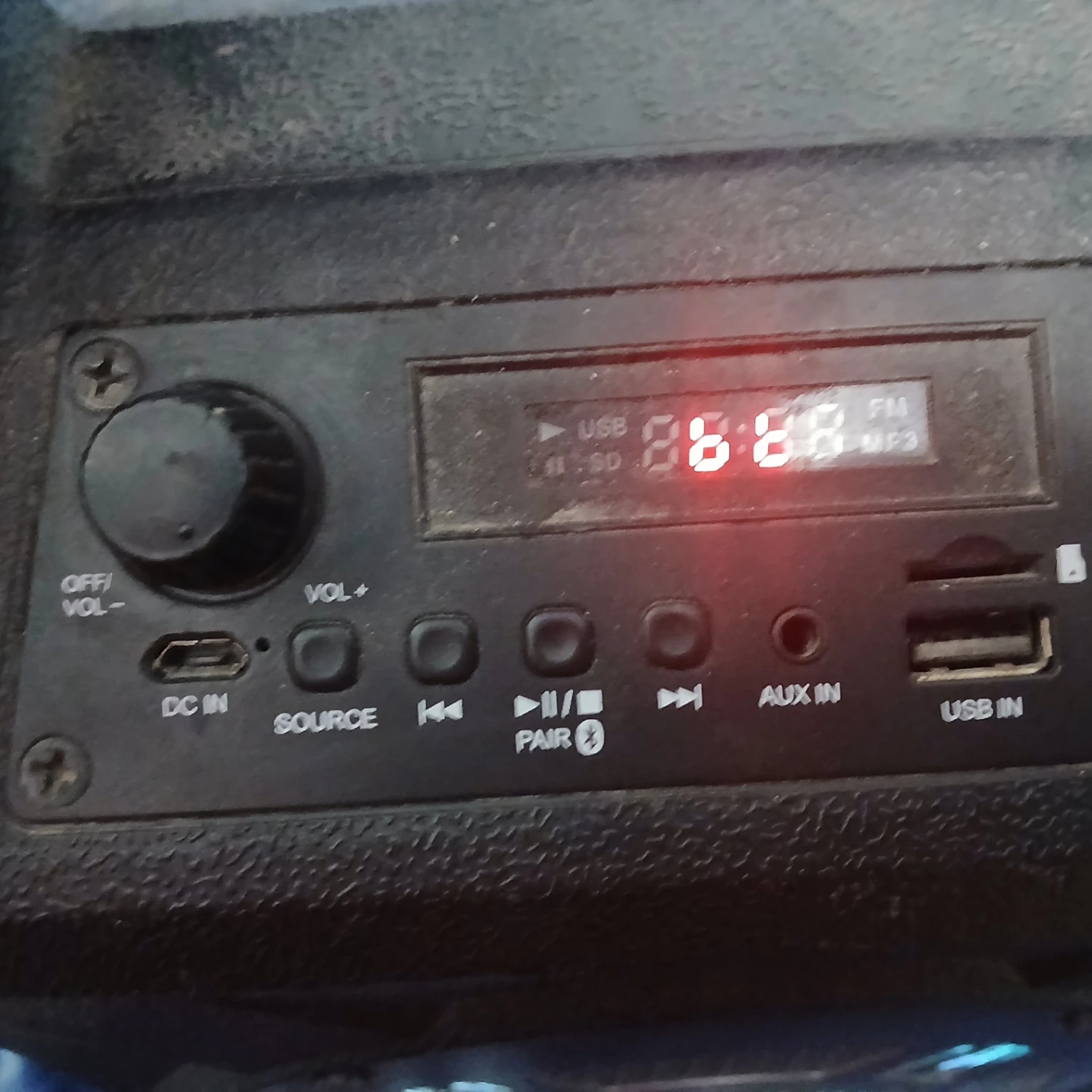 Black Portable Bluetooth Speaker. I need it gone ASAP - photo 5