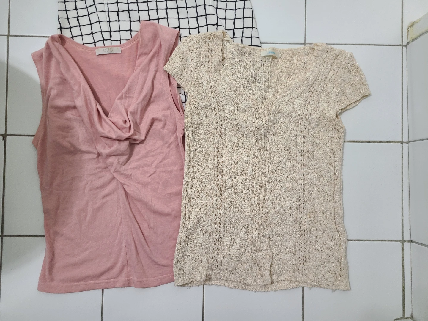 Bundle of 7 Women's Tops - photo 2