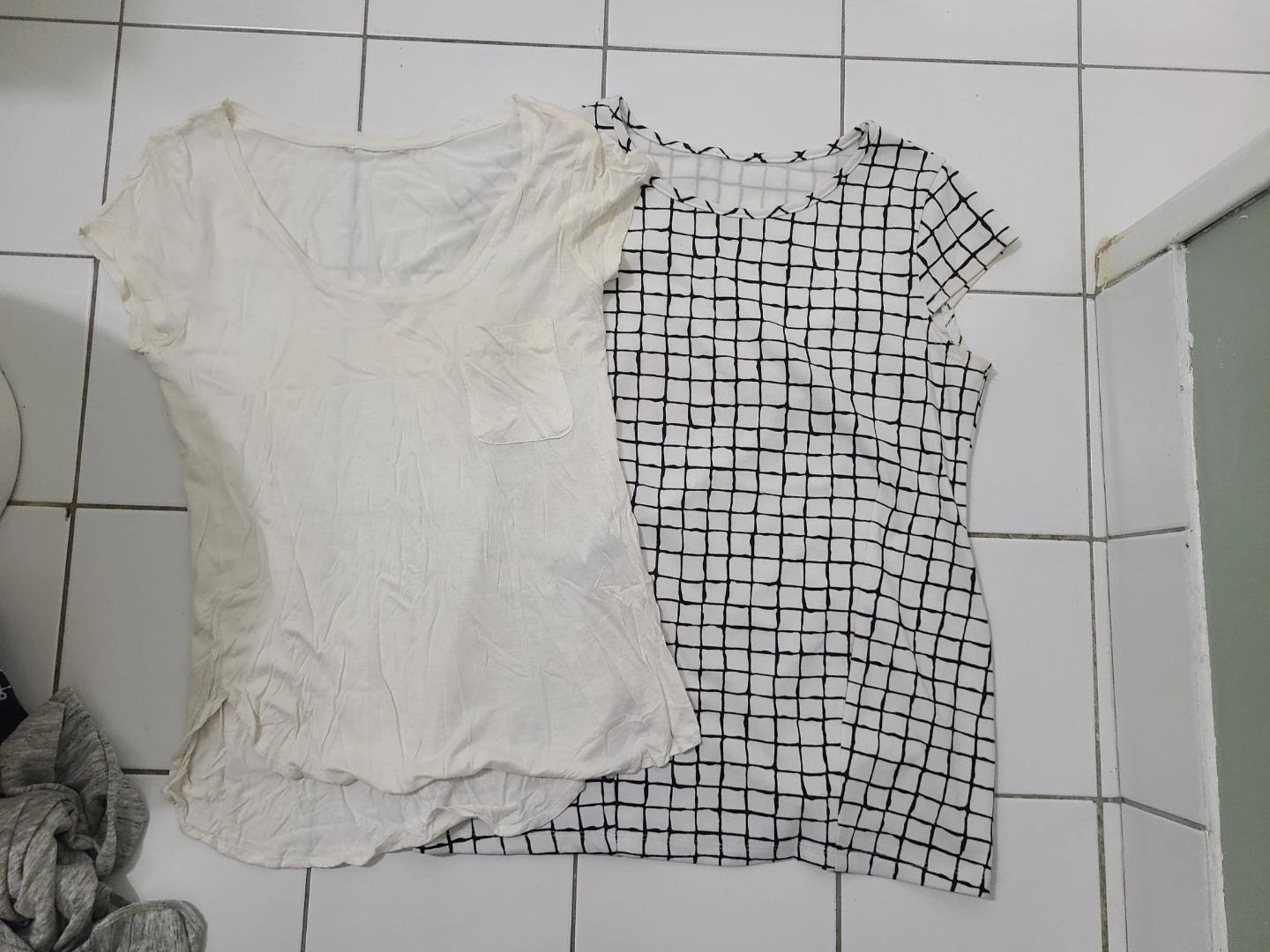 Bundle of 7 Women's Tops - photo 3