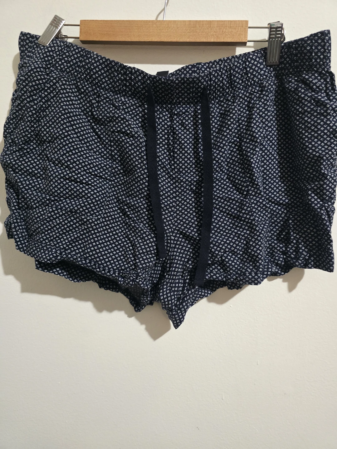 Gap Women's Geometric Athletic Shorts Navy