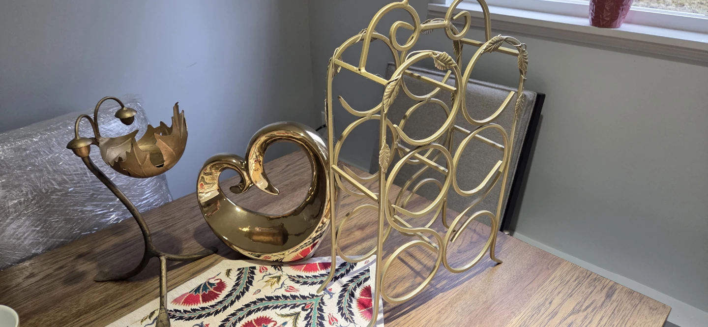 Gold coloured decorative items - photo 2