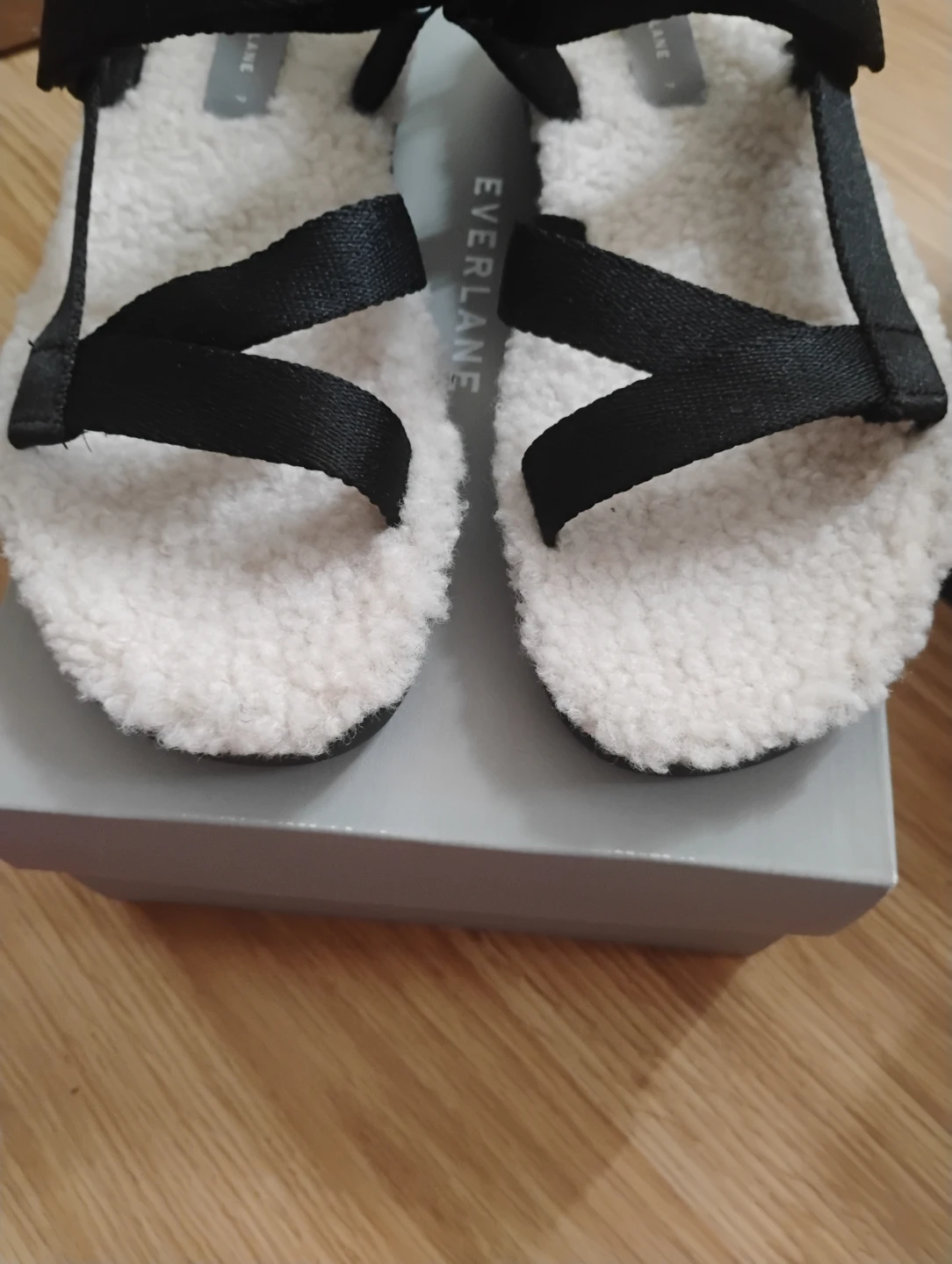 Everlane White Sherpa Strap Sandals Size 7 - photo 4