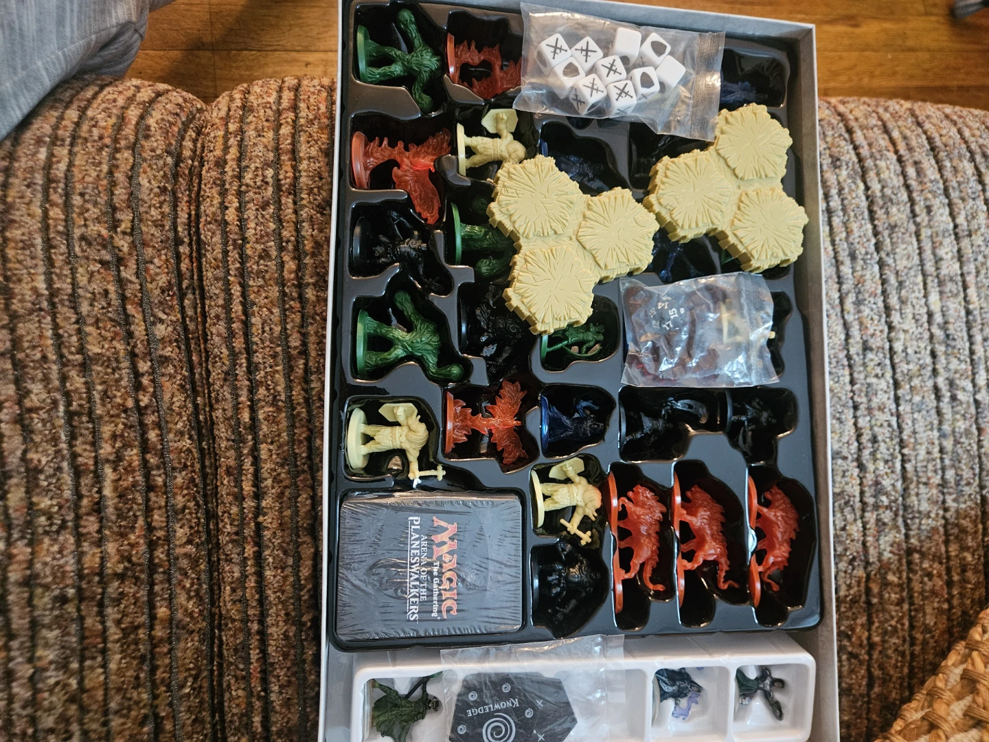 Magic The Gathering Arena of the Planeswalkers Board Game - photo 2