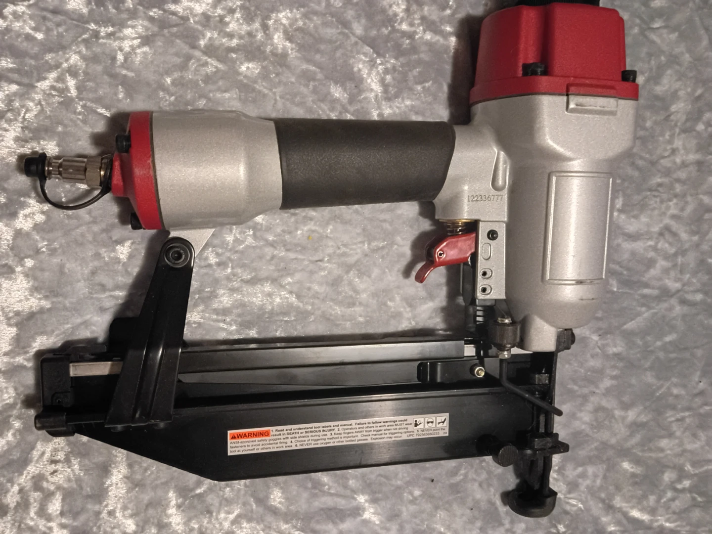 Central Pneumatic 16 Gauge Finish Nailer - photo 2