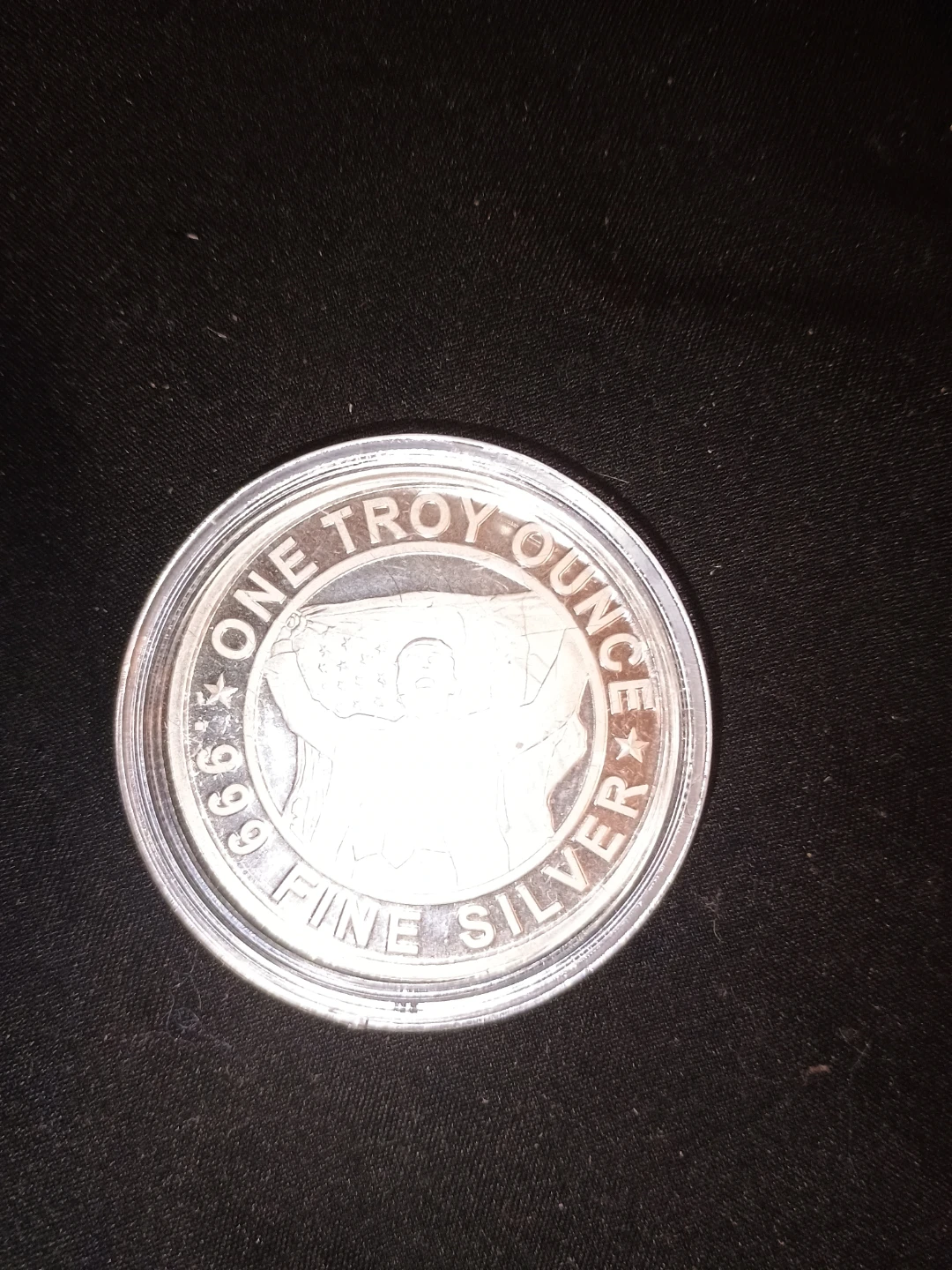 One Troy Ounce .999 Fine Silver Coin( DONALD TRUMP)