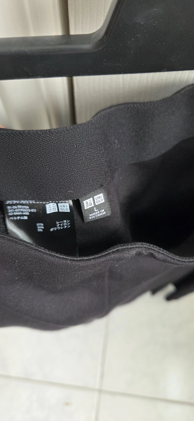 UNIQLO Black Skirt - photo 2