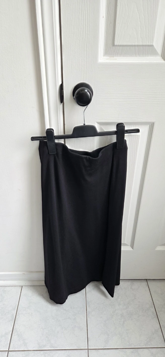 UNIQLO Black Skirt - photo 3