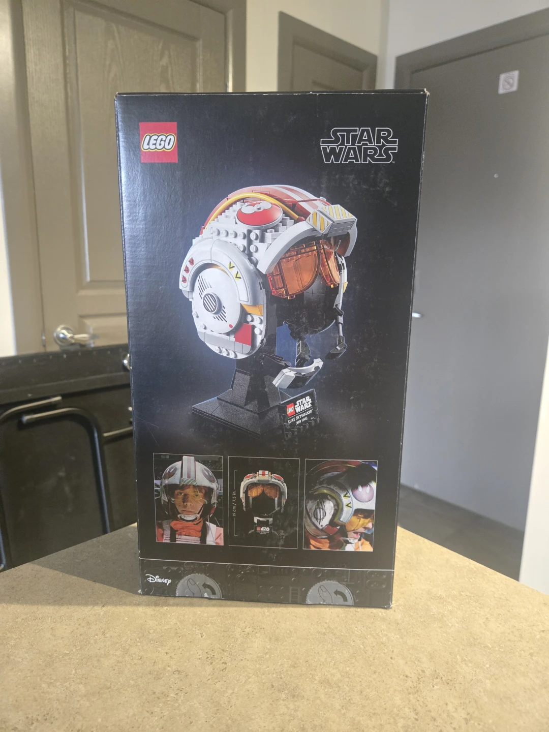 LEGO Star Wars Luke Skywalker (Red Five) Helmet 75327 - photo 2