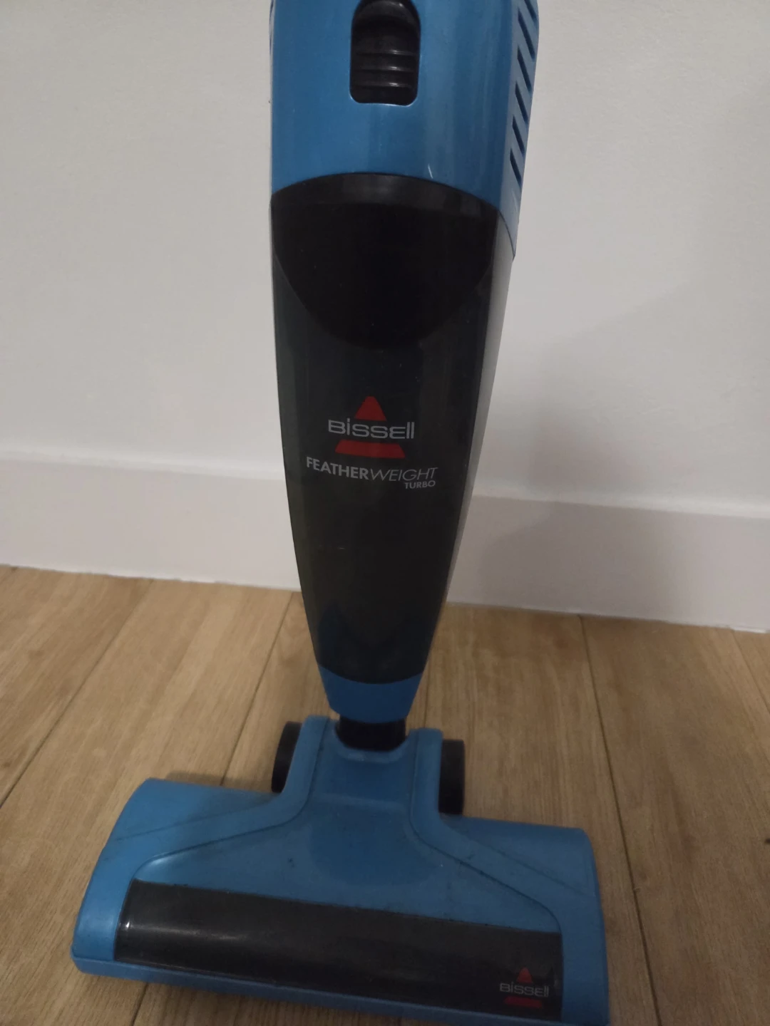 Bissell Featherweight Turbo Stick Vacuum - photo 2