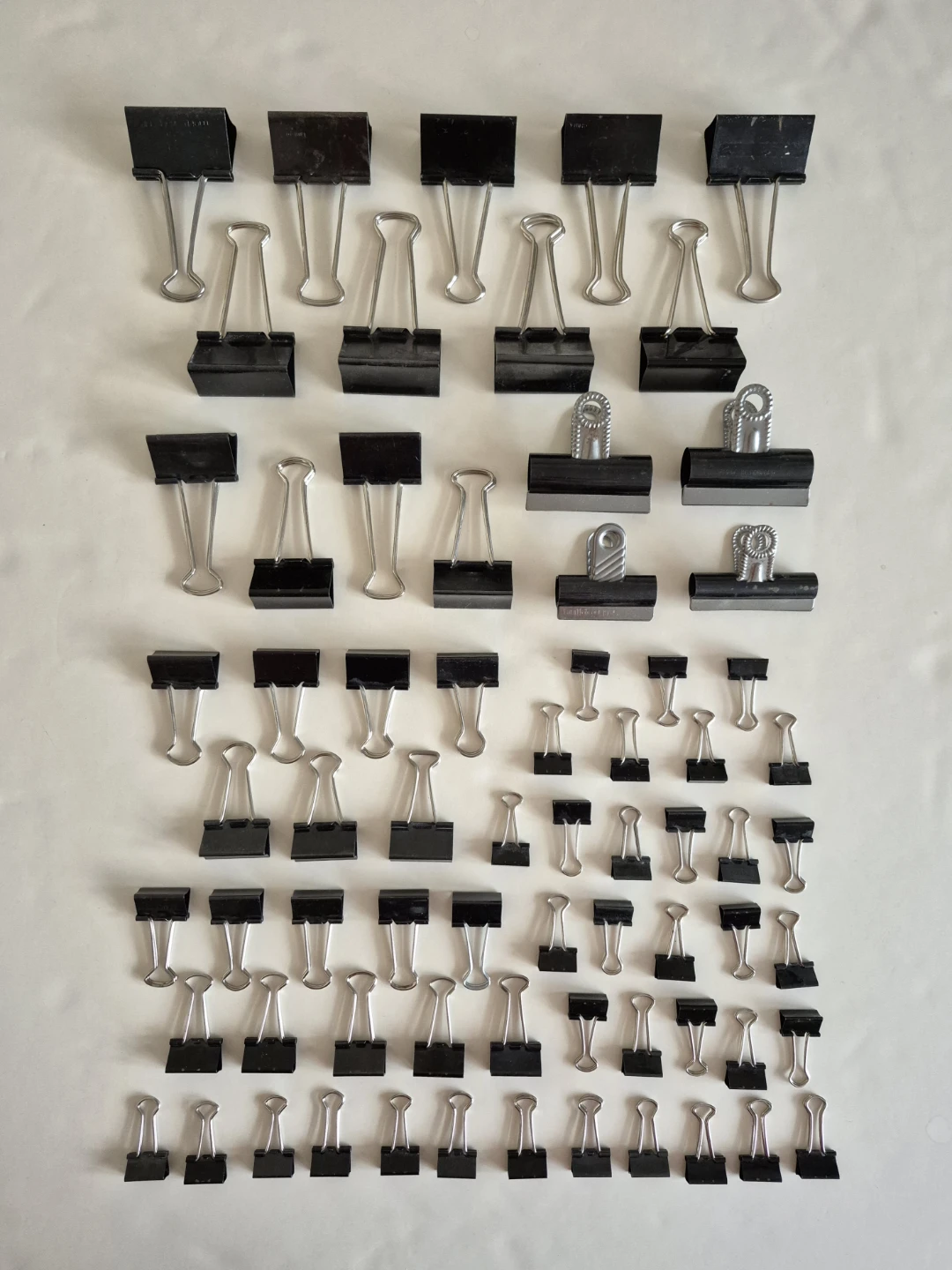 69 Bulldog Binder Clips