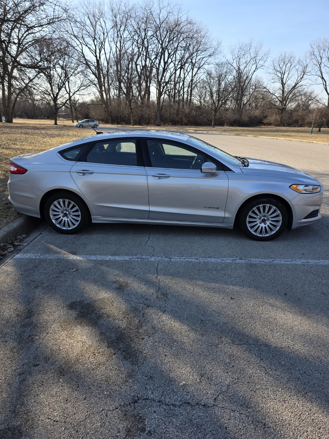 Ford Fusion Hybrid Sedan - photo 3