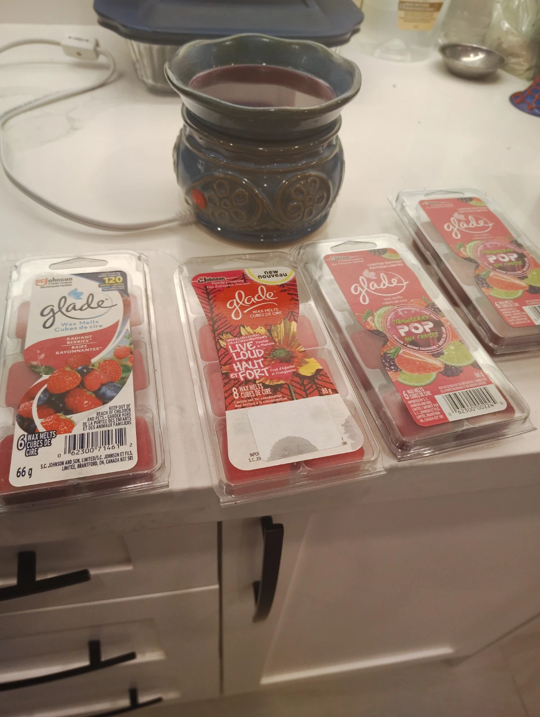 Wax melts warmer and Glade Wax Melts