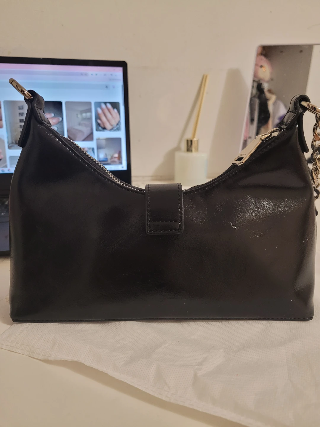 BRAND NEW Black Shoulder Bag From Singapore - photo 2