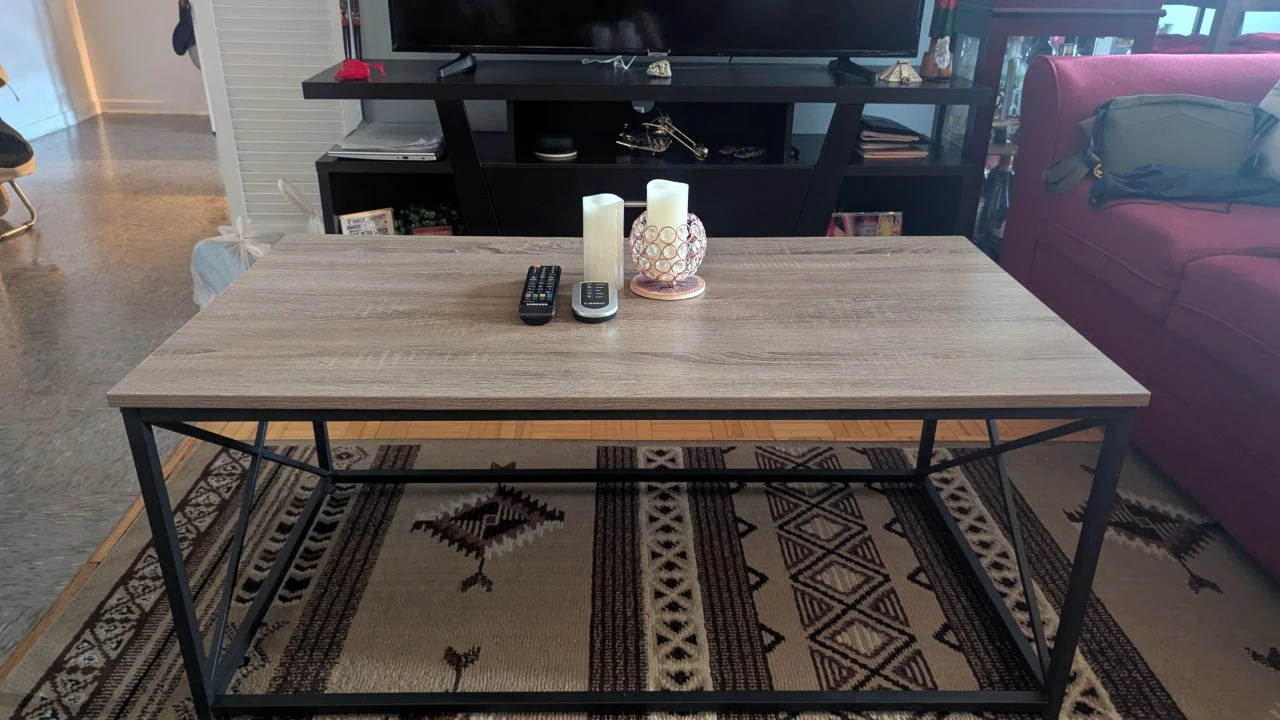 Coffee table - excellent condition