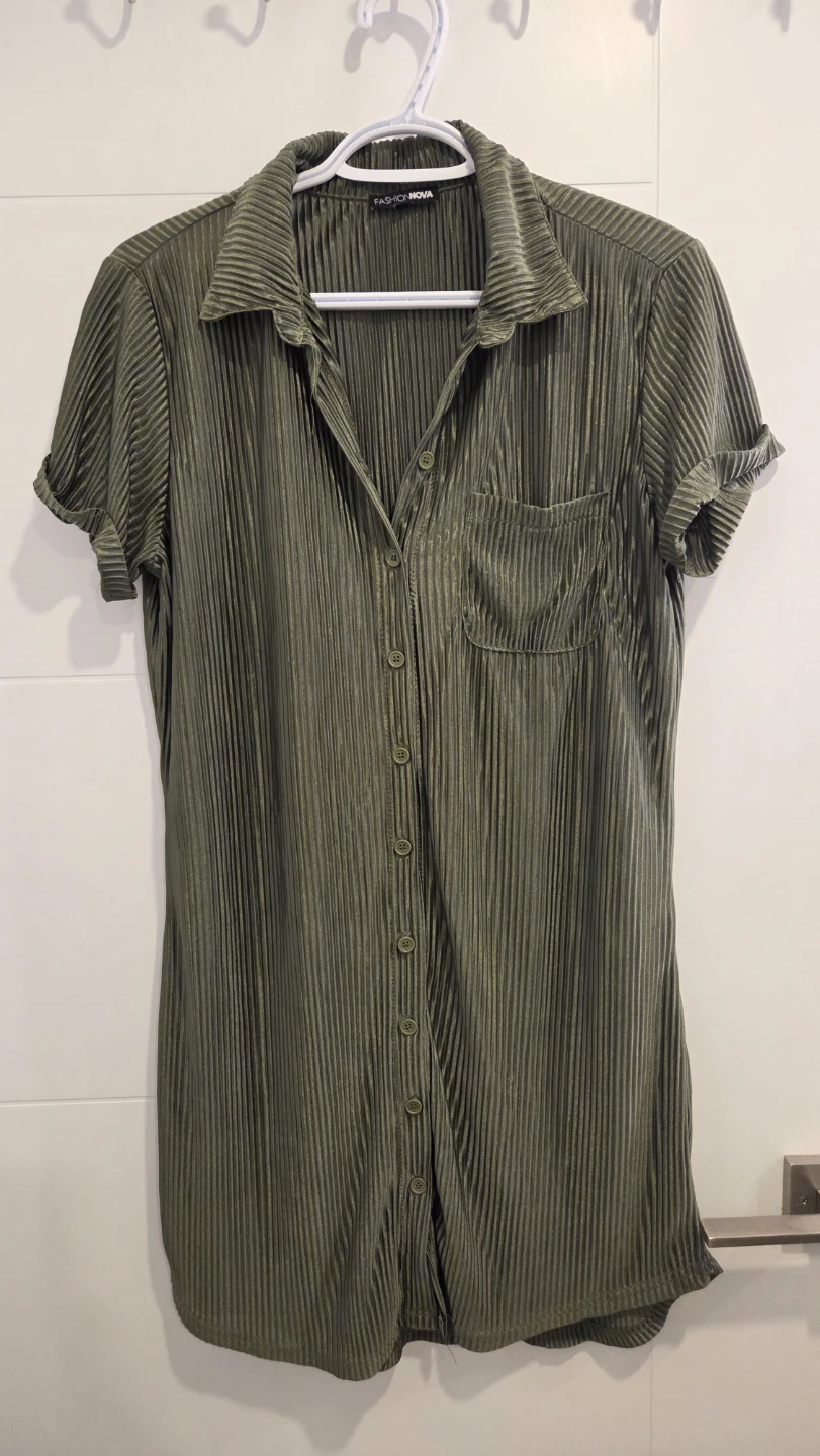 Fashion Nova Green Pleated Button-Up Shirt Dress - Size L