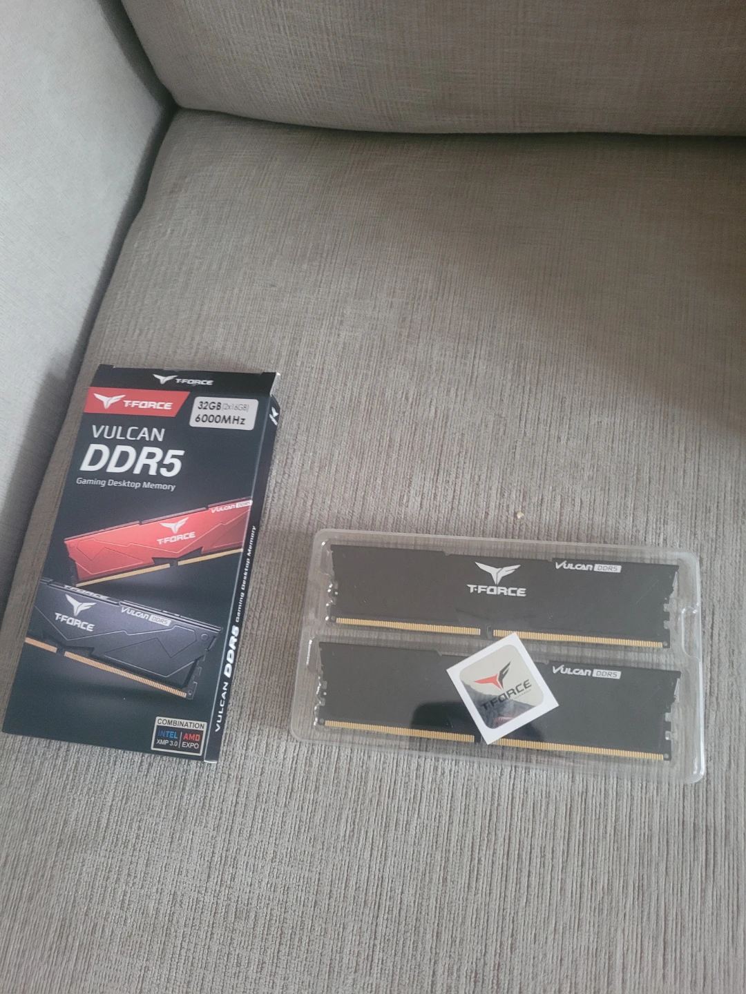 T-FORCE VULCAN DDR5 Gaming Desktop Memory 32GB (2x16GB) 6000MHz - photo 2
