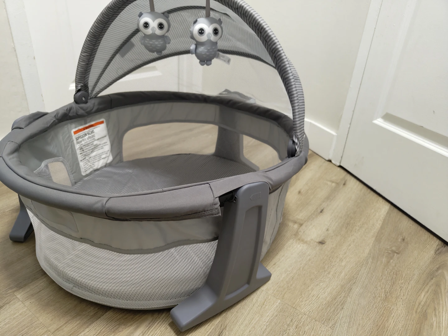 Baby Bassinet with Canopy - photo 2