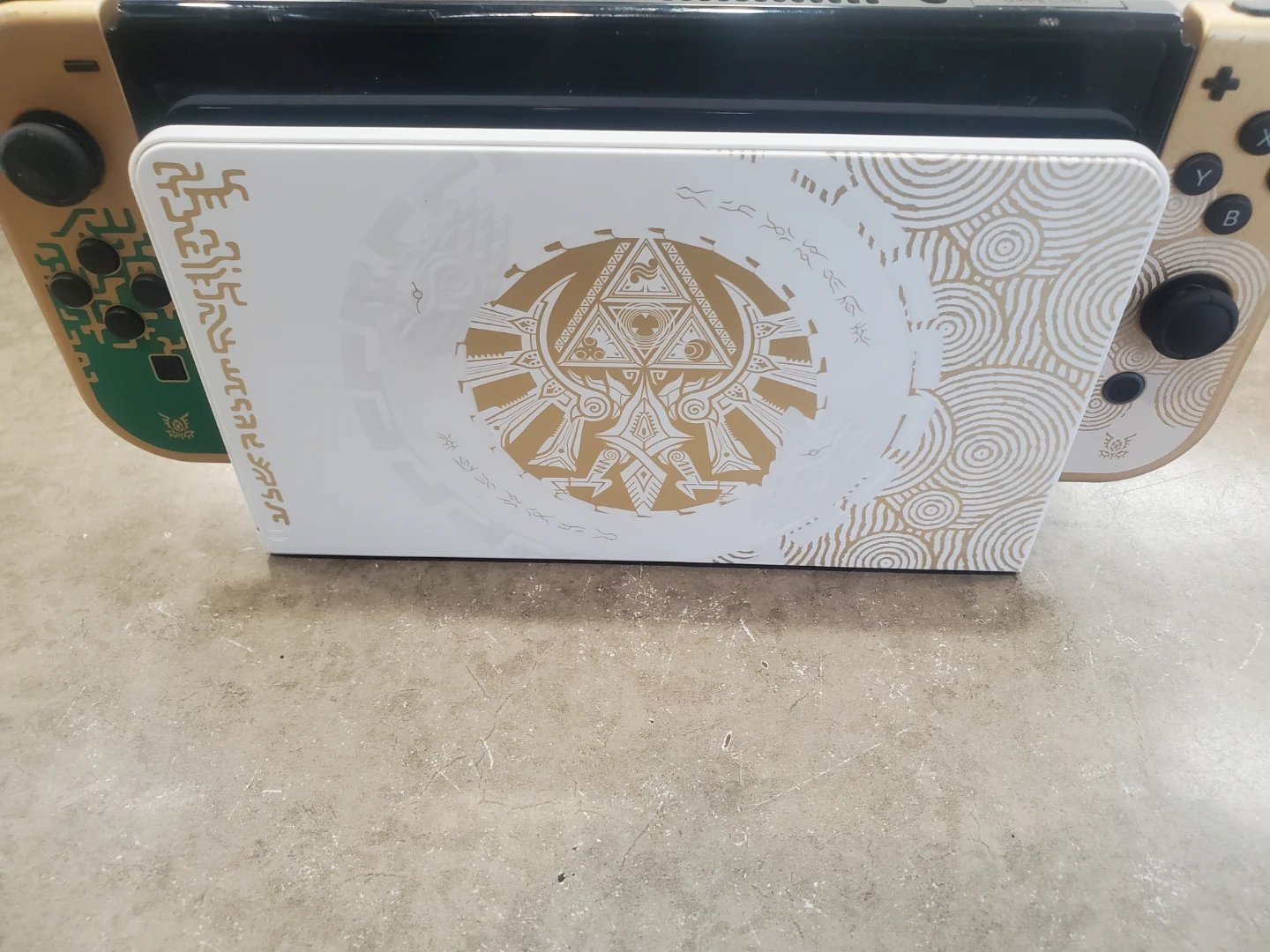 Nintendo Switch OLED Console - The Legend of Zelda